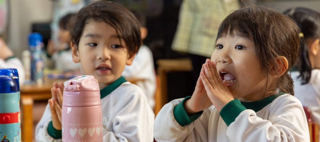 子供の食事シーン