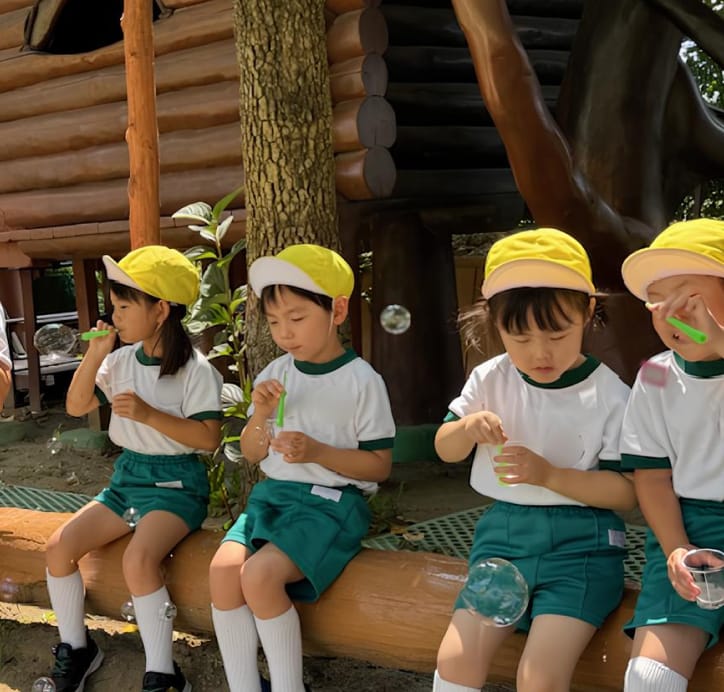 子供が下校するシーン